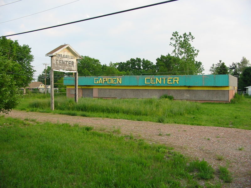 Lyon Home & Garden Center - June 2002 (newer photo)